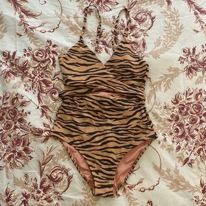 Adjustable Tie Back Swinsuit